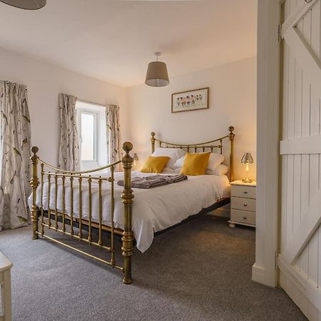 Appartamento Private Deck With Newly Refurbished Flat Attached! Cirencester Esterno foto