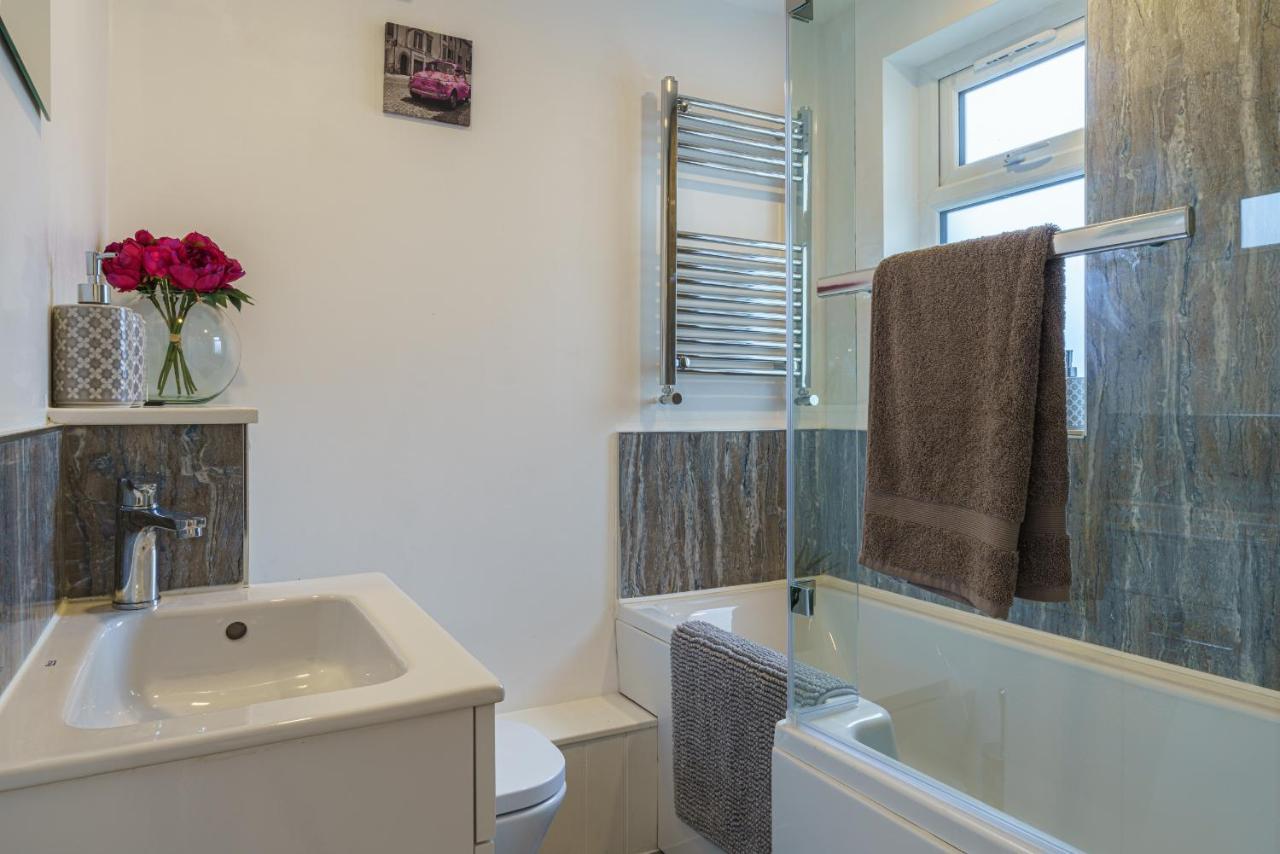 Appartamento Private Deck With Newly Refurbished Flat Attached! Cirencester Esterno foto